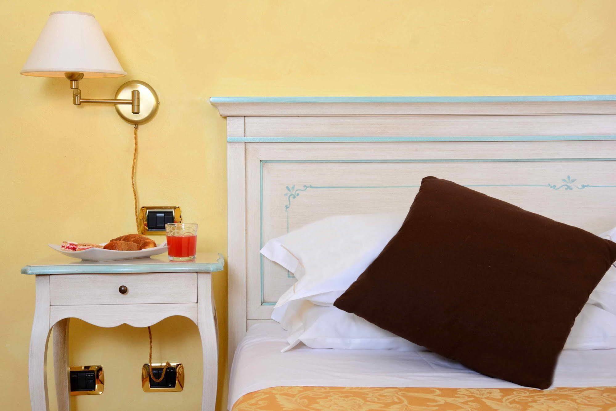Albergo Dimora Storica Antica Hostelleria 크레마 외부 사진